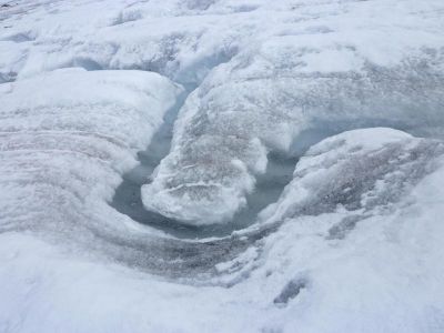 022-Kleiner Gletscherbach auf dem Jamtalferner